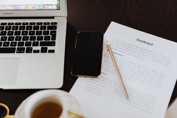Checklist trabalhista para PME: teletrabalho, jornadas híbridas e redução de litígios
